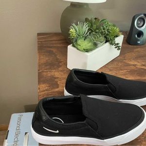 Nike slip on size 7